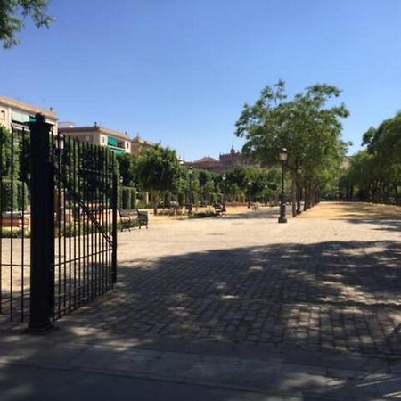 Apartamento A Estrenar Frente A La Plaza De Espana Sevilla Exterior foto