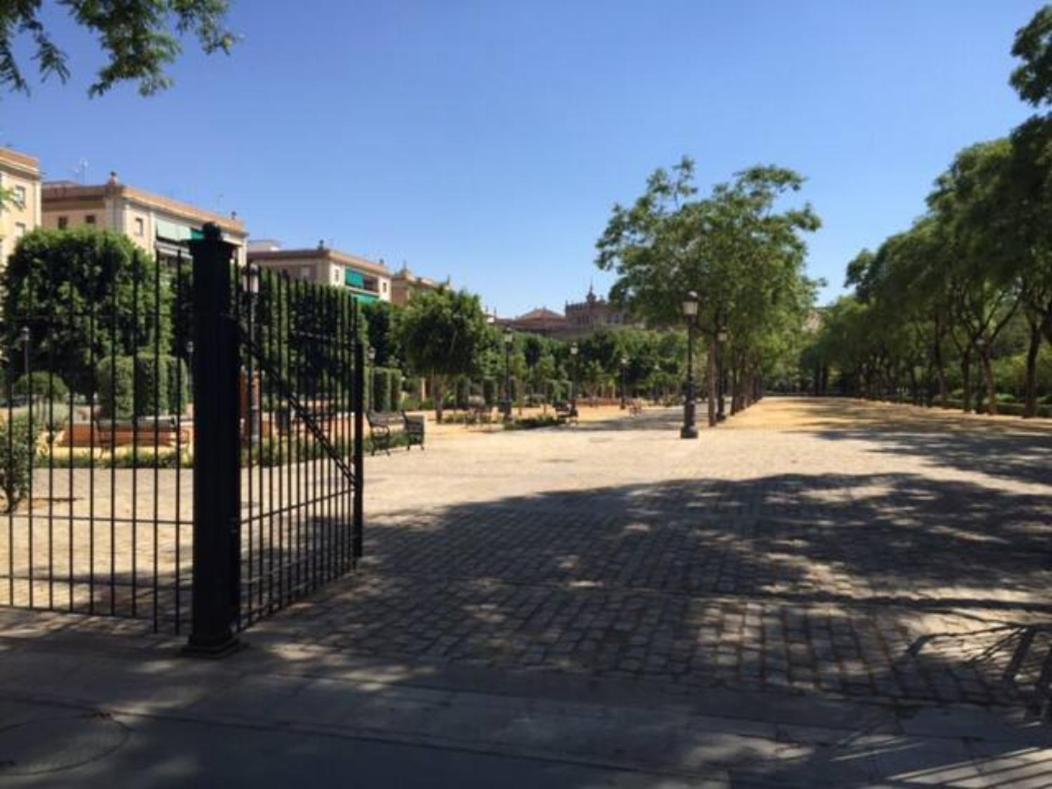 Apartamento A Estrenar Frente A La Plaza De Espana Sevilla Exterior foto